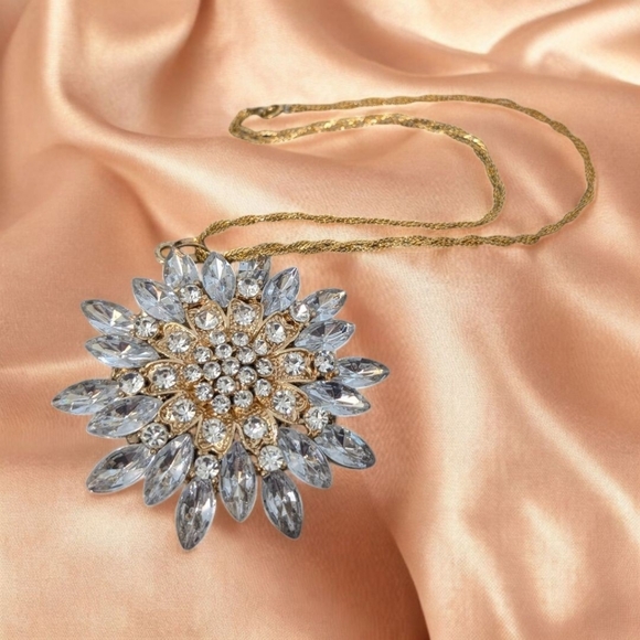 Stunning Sunflower Gemstone Pendant Necklace in Luxurious Velvet Gift Box - Picture 3 of 5